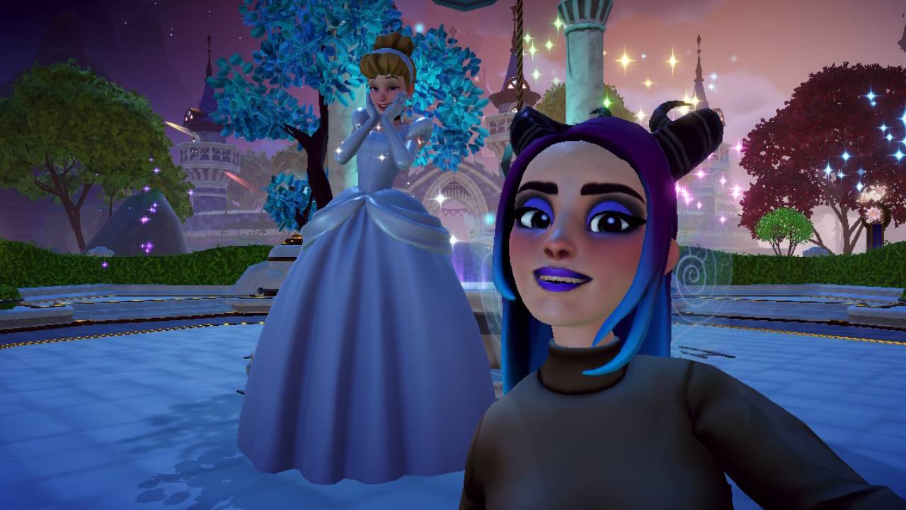 Disney Dreamlight Valley avatar standing next to Cinderella at the wishing well to welcome her to the valley for 'The Pumpkin And The Princess' quest.